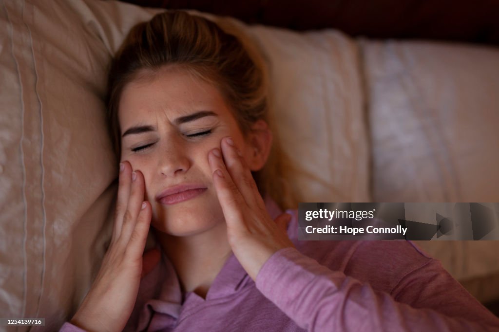 Grinding Cheeks Cheek Pain Face Pain Tmj Bruxism Teeth Grinding While Sleeping High-Res ...
