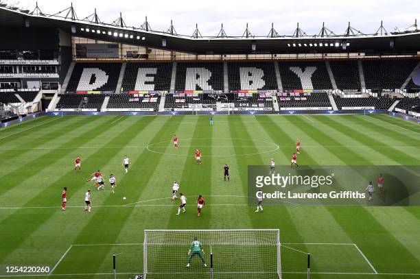 Joe Lolley of Nottingham Forest scores his sides first goal during the Sky Bet Championship match between Derby County and Nottingham Forest at Pride...