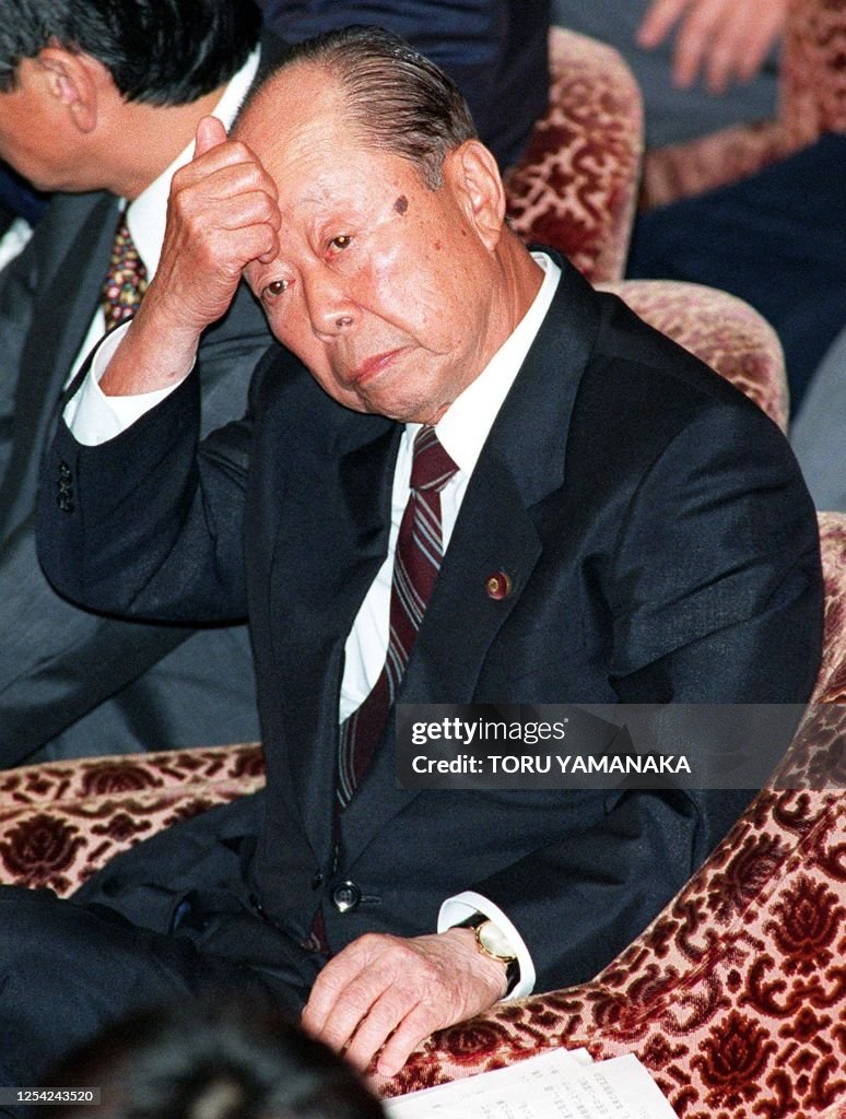 JAPAN-STOCKS-MIYAZAWA