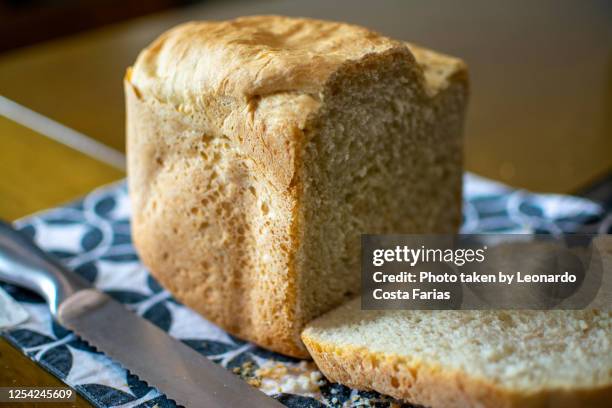 homemade bread - leonardo costa farias - fotografias e filmes do acervo