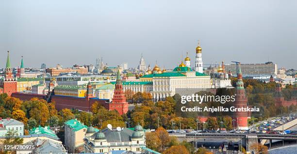 the view of moscow kremlin, russia - kremlin photos et images de collection