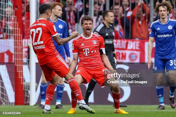 Thomas Mueller of Bayern Muenchen celebrates after scoring his team's first goal during the Bundesliga match between FC Bayern München and FC Schalke...