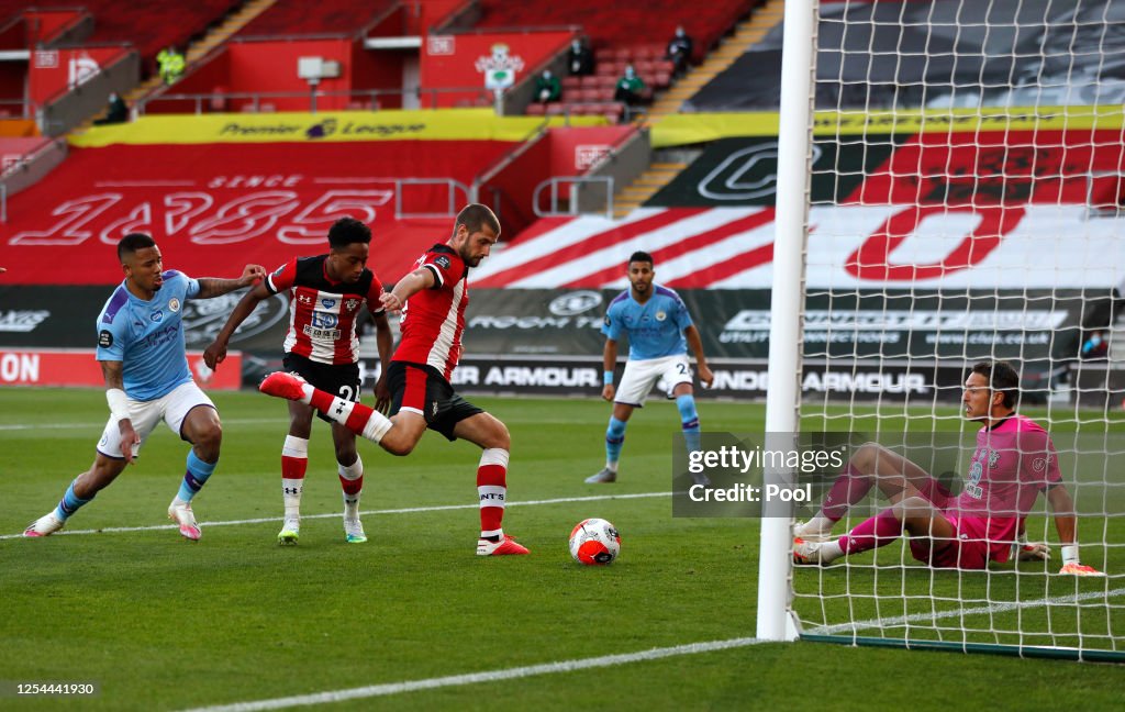 Southampton FC v Manchester City - Premier League