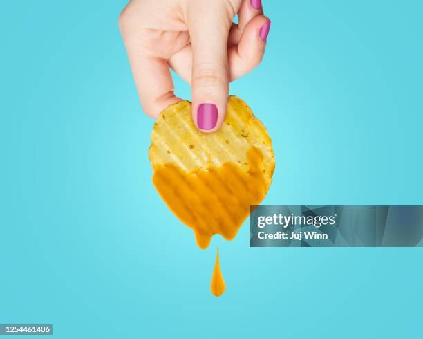 potato chip with dip - mojar fotografías e imágenes de stock