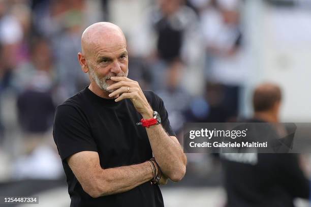 Stefano Pioli manager of AC Milan looks on during warm-up during the Serie A match between Spezia Calcio and AC MIlan at Stadio Alberto Picco on May...