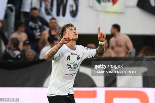 Spezia's Italian midfielder Salvatore Esposito celebrates after scoring his team's second goal during the Italian Serie A football match between...