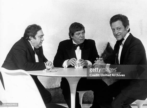 Mircea Krishan, Pit Krüger und Hans Rosenthal zu Gast in der Show "Zwischenmahlzeit" von Gisela Schlüter, Deutschland Ende 1970er Jahre.
