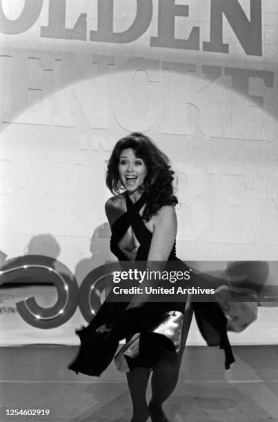 Die norwegische Sängerin Wencke Myrhe in ihrer Show "Ein Abend mit Wencke Myrhe", Deutschland Anfang 1980er Jahre.