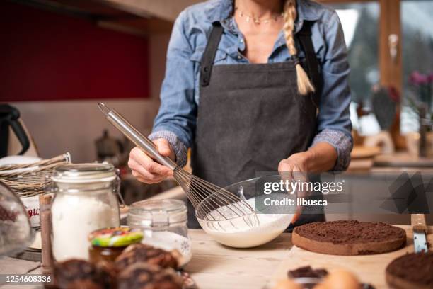 1.073 foto e immagini di Frusta Cucina - Getty Images