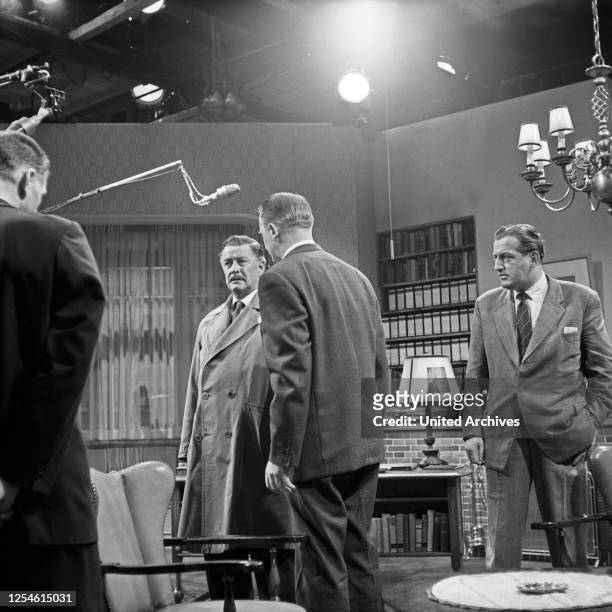 Einer von Sieben, Fernsehspiel, Deutschland 1960, Regie: Georg Lhotzky, John Olden, Darsteller: Reinhard Kolldehoff, Richard Münch, Hans Söhnker, .