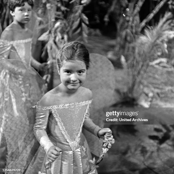 Hänsel und Gretel, Märchenspiel in drei Bilder von Engelberg Humperdinck und einem Text von Adelheid Wette, Deutschland 1963, Szenenfoto.