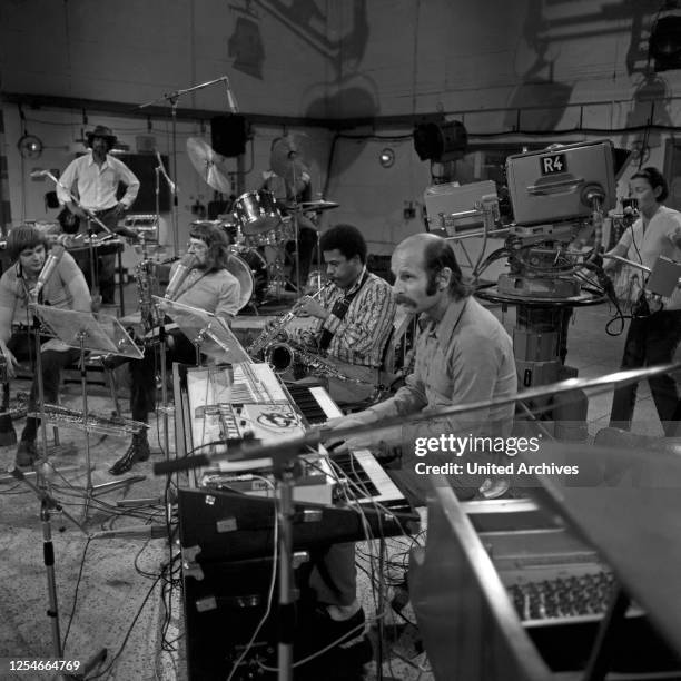 Alan R Shorter 44 Alan Shorter Stock Photos, High-Res Pictures, and Images - Getty Images