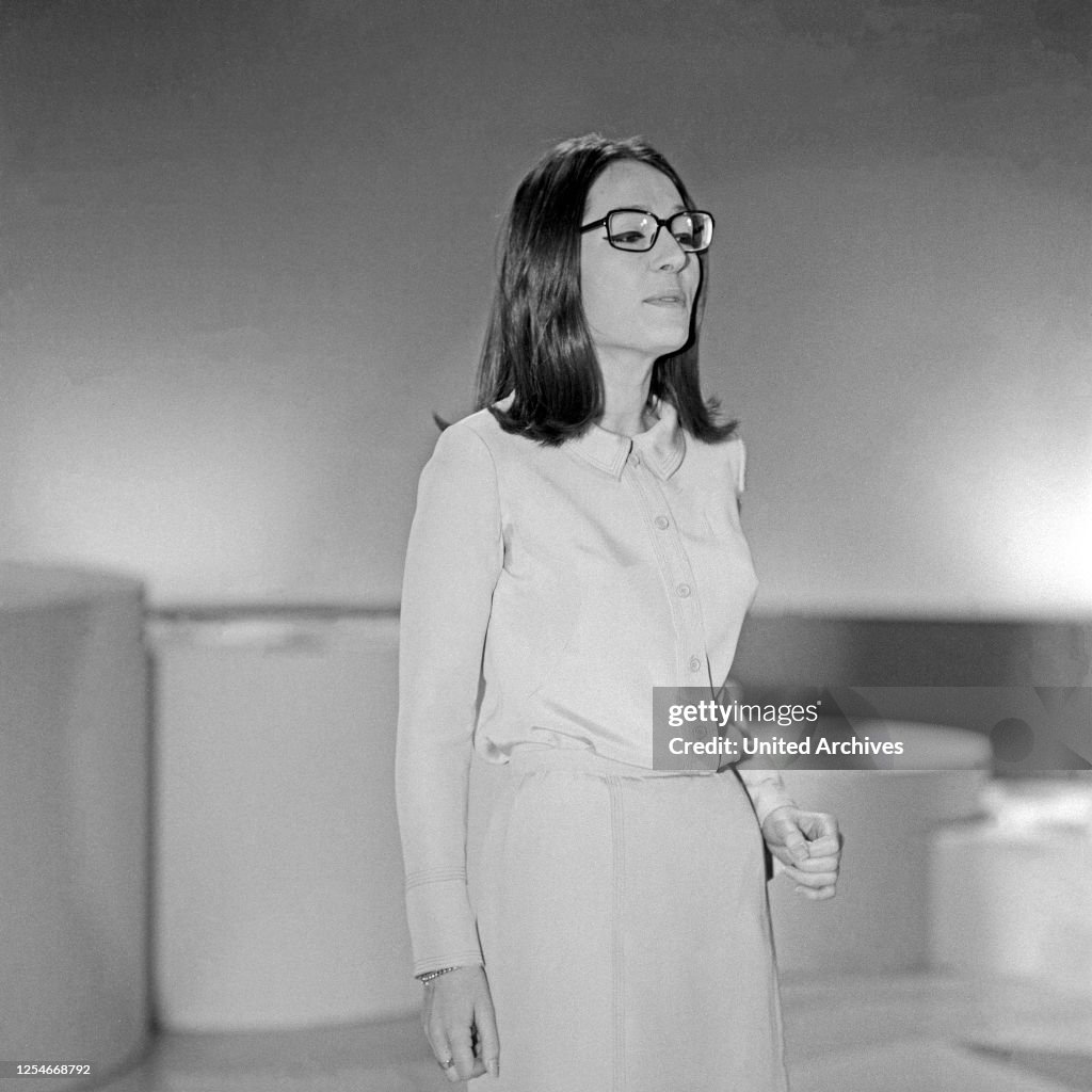 Nana Mouskouri