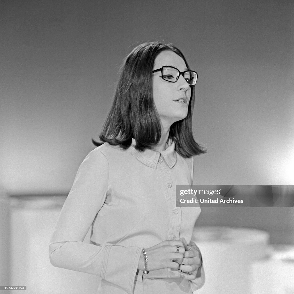 Nana Mouskouri