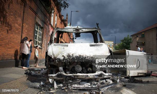 Hackney Riot Bus Riots Police Car Photos and Premium High Res Pictures - Getty Images