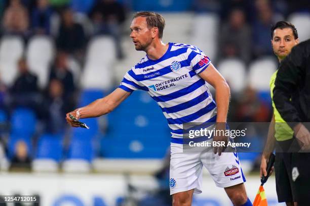 Siem de Jong of De Graafschap substituted during the Dutch Keukenkampioendivisie match between De Graafschap and MVV Maastricht at De Vijverberg on...