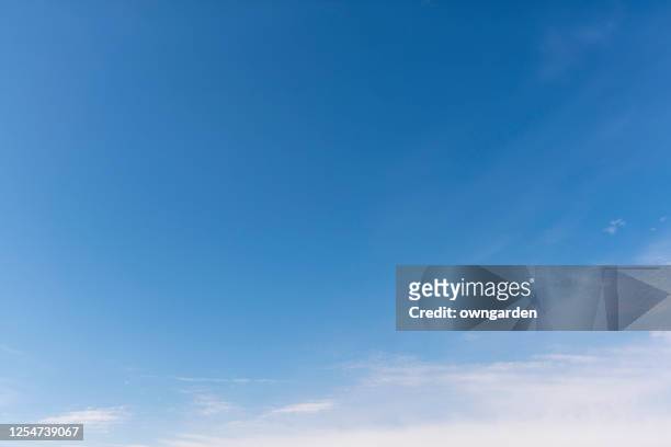 landscape of the clear sky - clear sky photos et images de collection