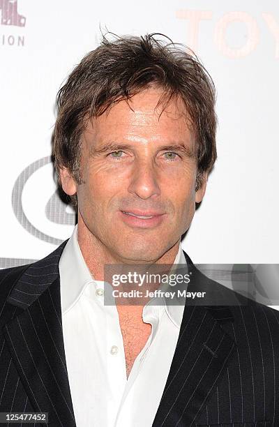 Hart Bochner arrives at the 20th Annual Environmental Media Awards held at Warner Bros. Studios on October 16, 2010 in Burbank, California.