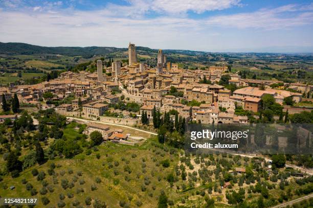 san gimignano in tuscany italy - san gimignano stock pictures, royalty-free photos & images