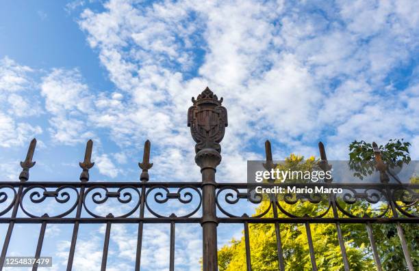 Old Ralling Outdoor Wrought Iron Stair Railing Photos and Premium High Res Pictures ...