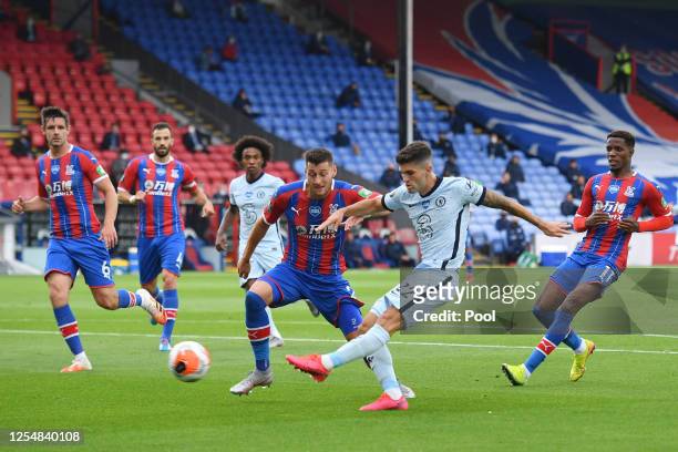Christian Pulisic of Chelsea scores his team's second goal during the Premier League match between Crystal Palace and Chelsea FC at Selhurst Park on...