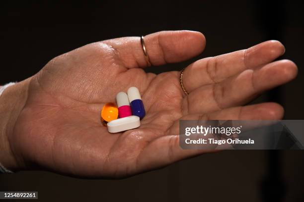 medicamento - medicamento stock pictures, royalty-free photos & images