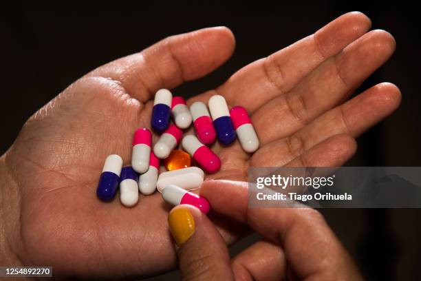 medicamento - medicamento stock pictures, royalty-free photos & images