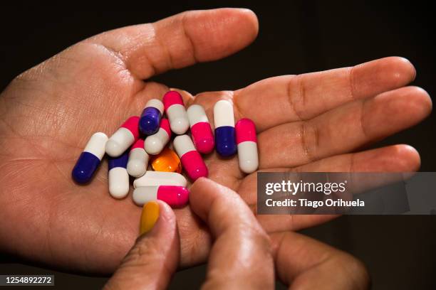 medicamento - medicamento stock pictures, royalty-free photos & images