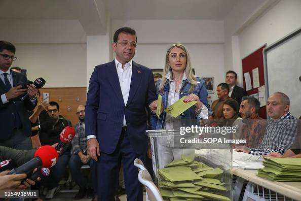 Istanbul mayor Ekrem Imamoglu and his wife Dilek Imamoglu arrive to... News Photo - Getty Images