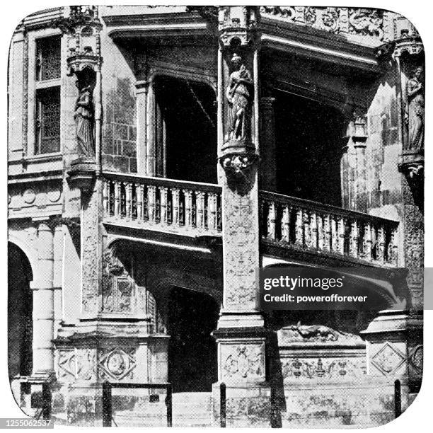 ilustrações, clipart, desenhos animados e ícones de a escadaria espiral no royal château de blois em blois, frança - século xix - escada caracol