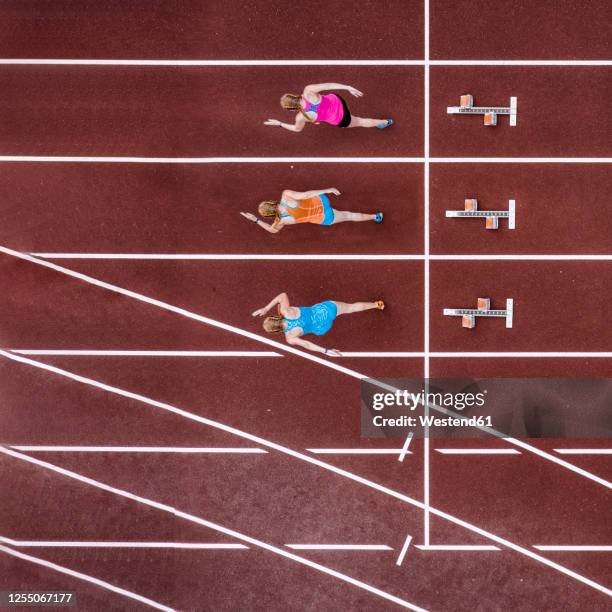 16,075 Sprinter At The Start Stock Photos, High-Res Pictures, and ...