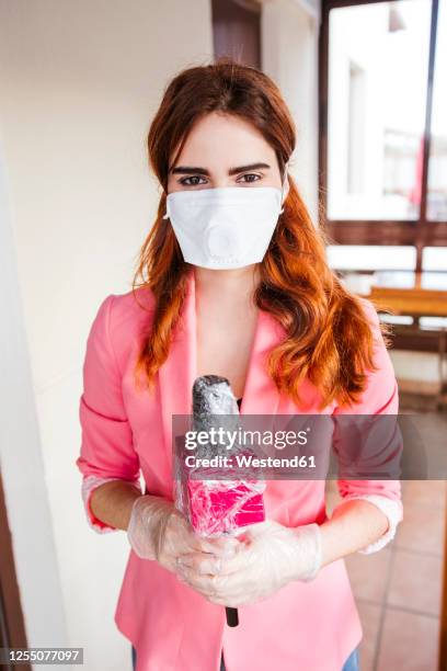 Mask Reporters Home Anchors Photos and Premium High Res Pictures - Getty Images