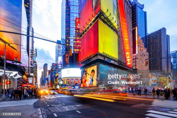 usa, new york, new york city, traffic on times square - times square manhattan stock pictures, royalty-free photos & images
