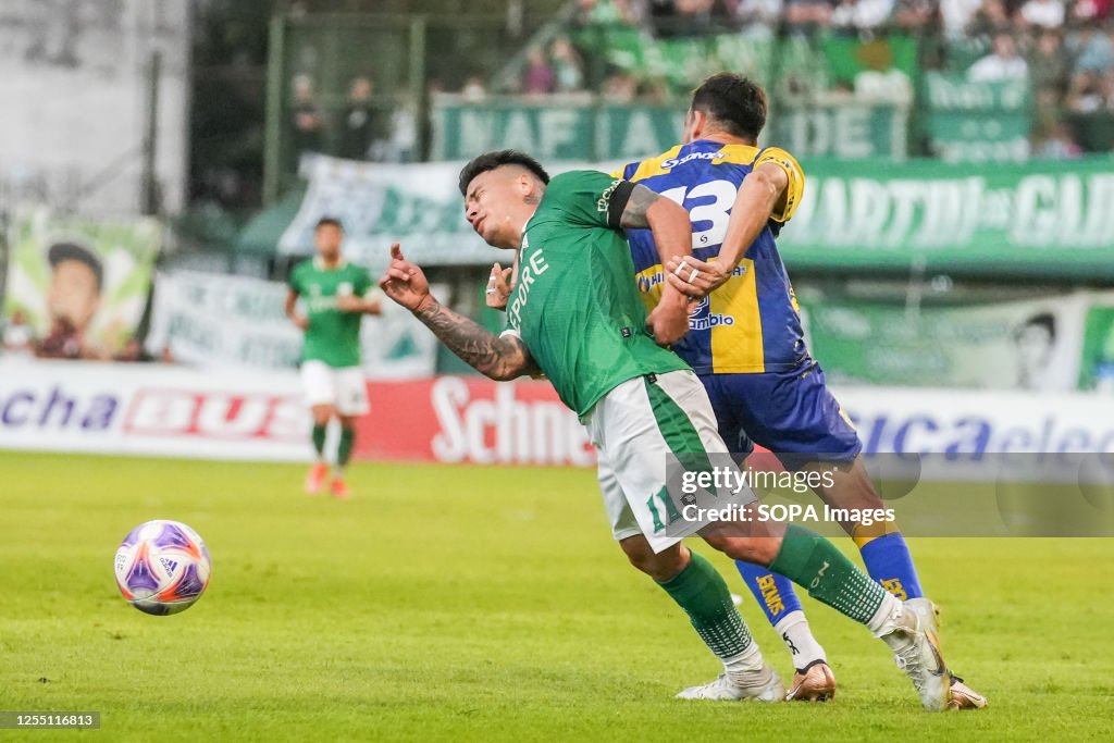 Alexander Diaz from Ferro Carril Oeste and Nicolas Del Grecco from News  Photo - Getty Images