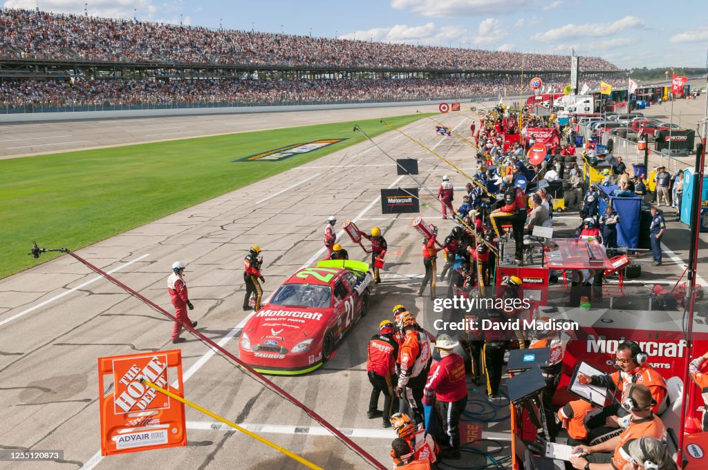 Ricky Rudd 21 Ricky Rudd makes a pit stop during the EA Sports 500 NASCAR Winston ...