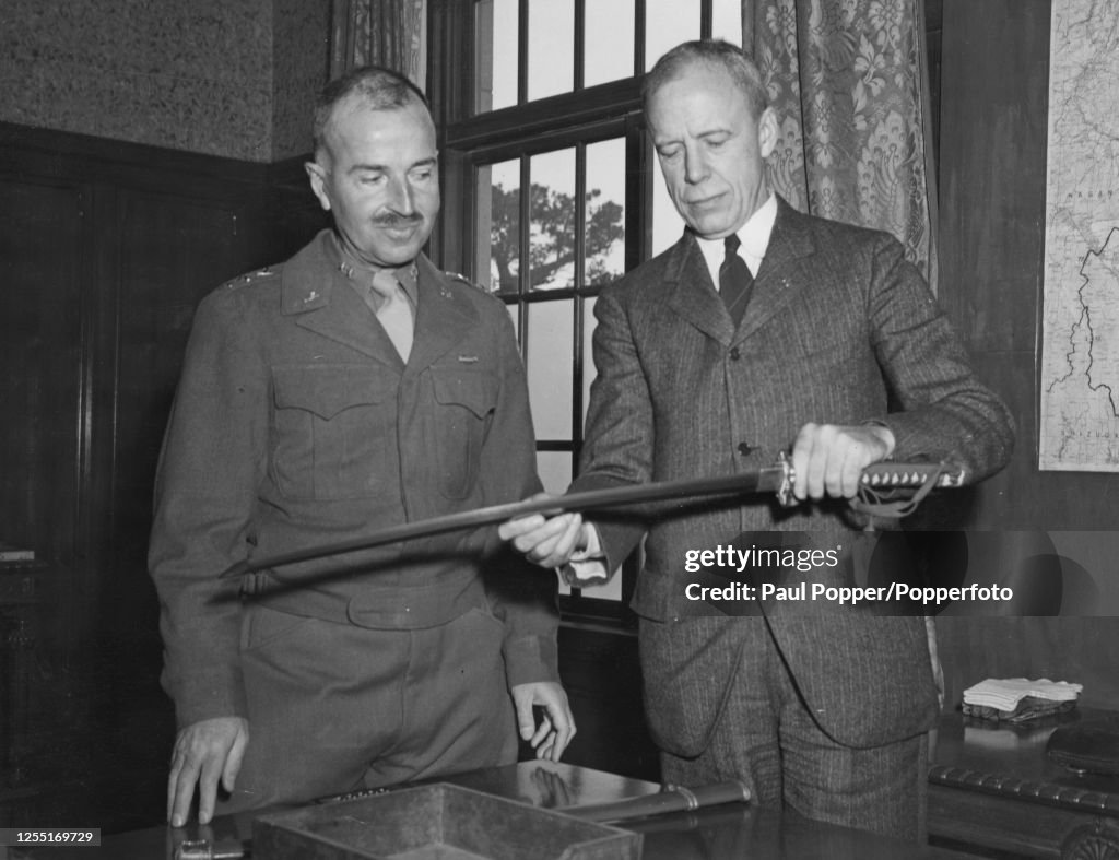 US Secretary Of War In Japan