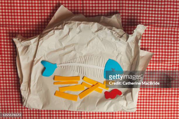 paper craft fish and chips with a side of tomato ketchup - chips on paper stock pictures, royalty-free photos & images