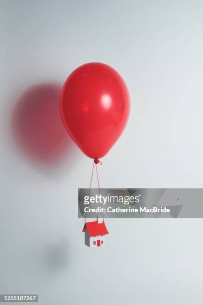 hot air paper house - helium bildbanksfoton och bilder
