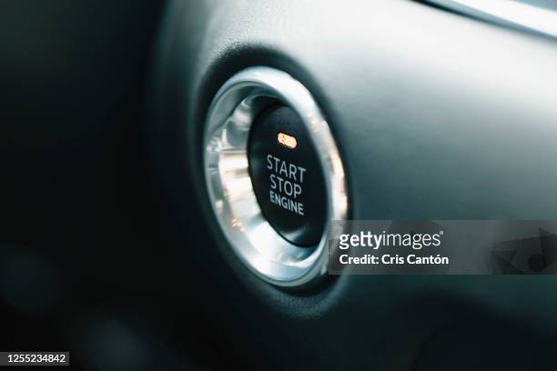 start stop engine button - autostop stock-fotos und bilder