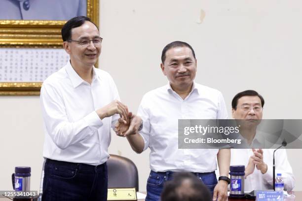 Hou Yu-ih, mayor of New Taipei City, right, with Eric Chu, chairman of the Kuomintang party, during a news conference in Taipei, Taiwan, on...