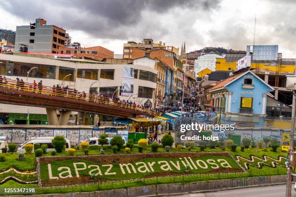 la paz city showing busy street market in the area adjacent to san francisco church and plaza, bolivia - la paz - bolivia imagens e fotografias de stock