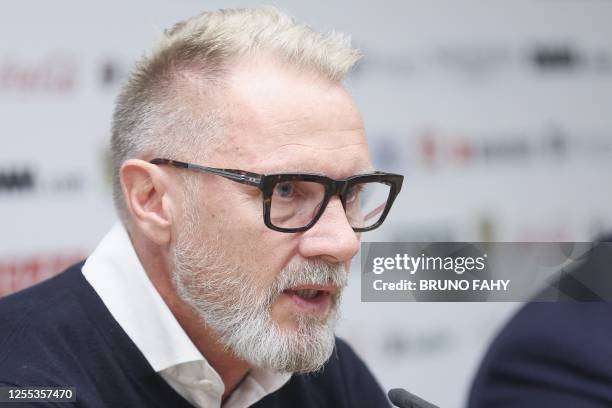 Sint-Truidense's newly appointed coach Thorsten Fink gives a press conference during his official presentation in Sint-Truiden, on May 17, 2023. /...