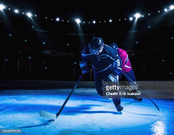 hockey players during match - jugador de hockey fotografías e imágenes de stock