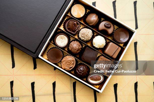 box of chocolate - chocolate box stock-fotos und bilder