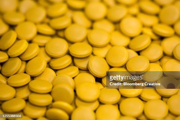 favipiravir anti viral drug - avigan stock pictures, royalty-free photos & images