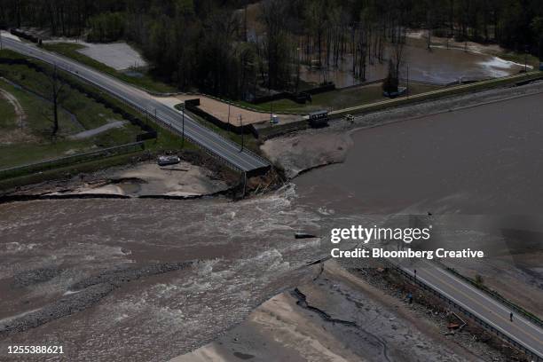 collapsed road bridge - broken bridge stock pictures, royalty-free photos & images