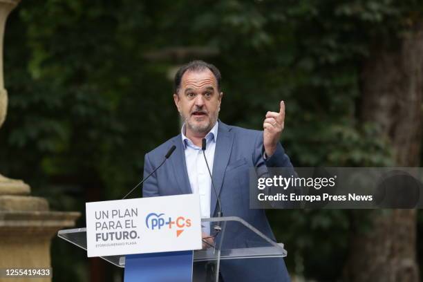 President Basque 17 Carmelo Larrea Stock Photos, High-Res Pictures, and Images - Getty ...