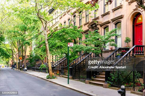 residential buildings in west village, new york city, usa - greenwich village fotografías e imágenes de stock