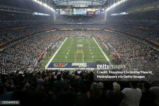 Superbowl XXXVIII Carolina Panthers and New England Patriots at Reliant Stadium 2/1/04:Overall of start of the game at Reliant Stadium. HOUCHRON...