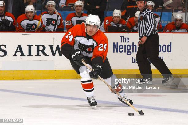 Sami Kapanen of the Philadelphia Flyers skates with the puck during a NHL hockey game against the Washington Capitals at MCI Center on March 6, 2004...